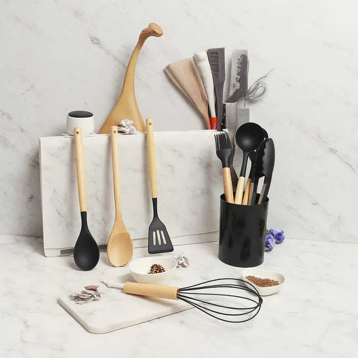 12 Piece Kitchen Accessories Set Non-Stick Kitchen Tools Silicone Spatula Cooking Utensil Set with Wooden Handleطقم 12 قطعة من إكسسوارات المطبخ أدوات المطبخ غير لاصقة ملعقة من السيليكون طقم أواني الطبخ بمقبض خشبي