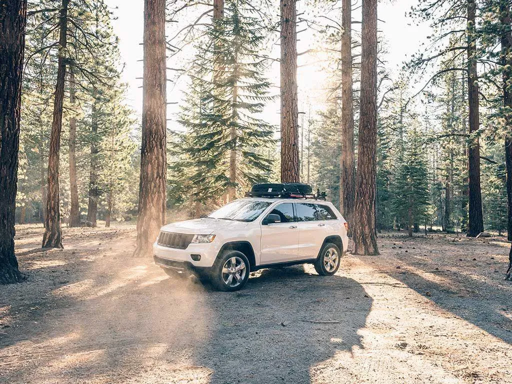 Front Runner Slimline II Roof Rack Kit For Jeep Grand Cherokee WK2 (2011-Current)